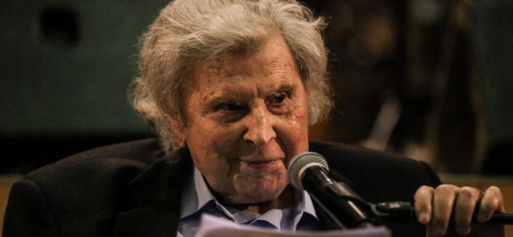 Μίκης Θεοδωράκης: Με διάταγμα Πούτιν επιδόθηκε ρωσικό μετάλλιο
