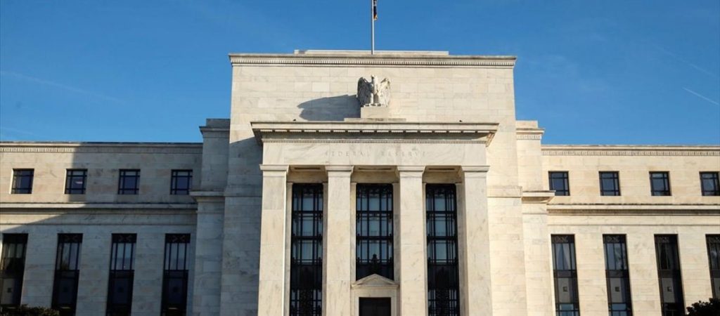 Fed: «Βλέπει» συρρίκνωση στην αμερικανική οικονομία το 2ο τρίμηνο του 2020