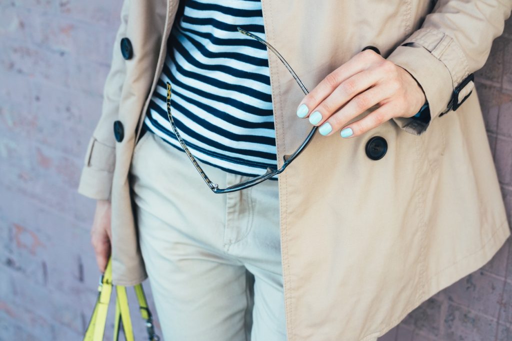 Το κόλπο που θα εύχεσαι να ήξερες πιο πριν: Έτσι θα κάνεις το παντελόνι σου να σε… αδυνατίζει