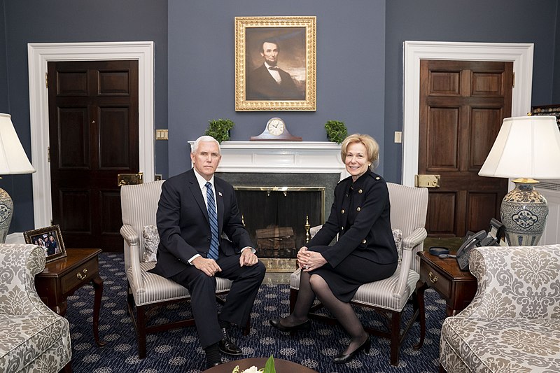 Μέλος ιατρικής επιτροπής ΗΠΑ: «Για αυτό το λόγο κάνουνε ότι μας λέει ο Γκέιτς… εε η ομοσπονδιακή κυβέρνηση»