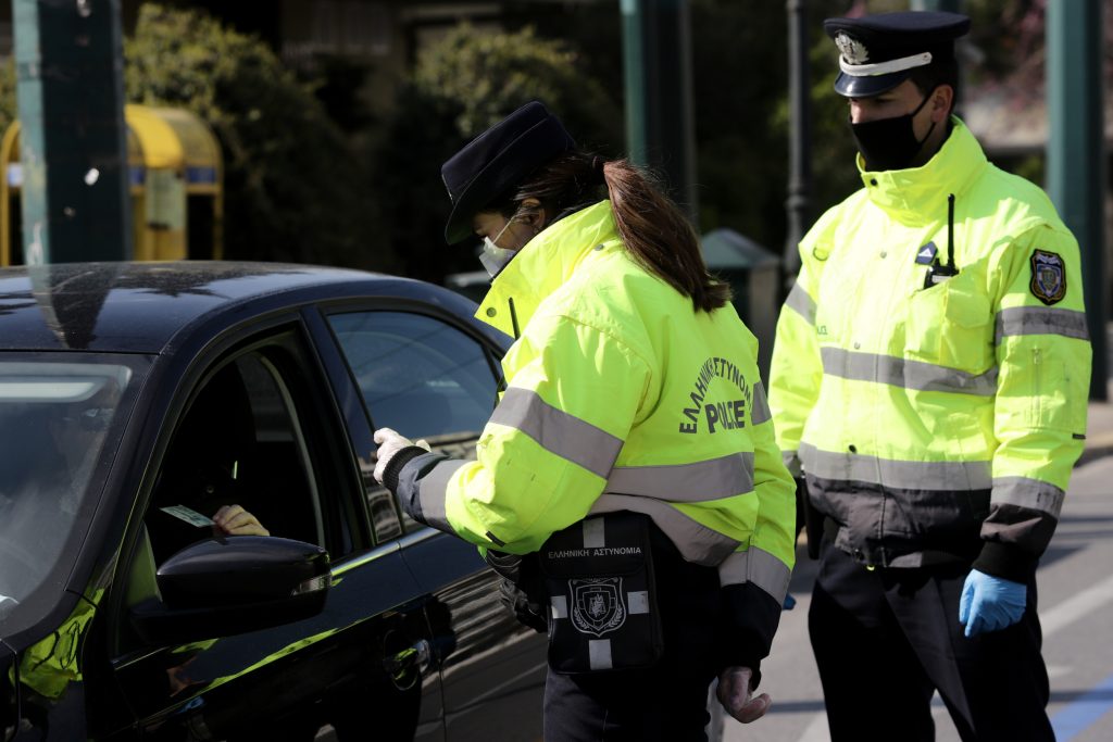 Ξεπέρασαν τις 4.000 οι παραβάσεις των περιορισμών κυκλοφορίας από την αρχή της επιβολής του μέτρου
