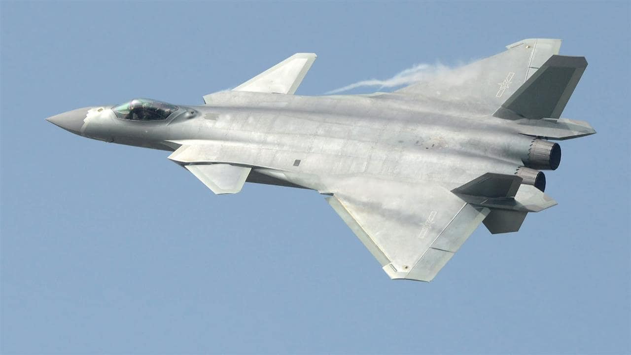 Αμερικανοί αναλυτές: «Τα προβλήματα στους κινητήρες αποστερούν τις υψηλότερες δυνατότητες των μαχητικών J-20»