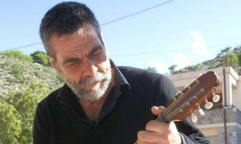 Φονικό στα Ανώγεια: Η μαντινάδα που αποχαιρέτισε τον Λευτέρη Καλομοίρη ο γιος του