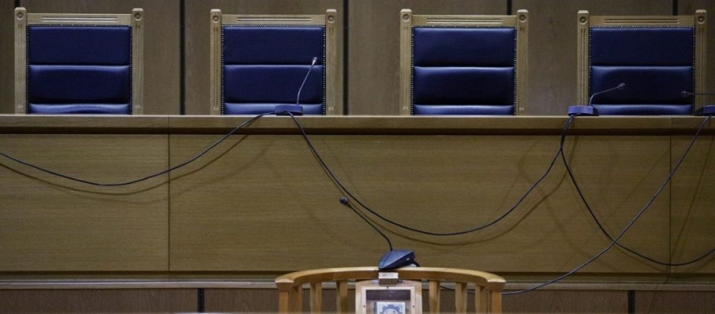Οι δικηγόροι ζητούν να δοθεί το επίδομα των 800 στους επιστημονικούς κλάδους