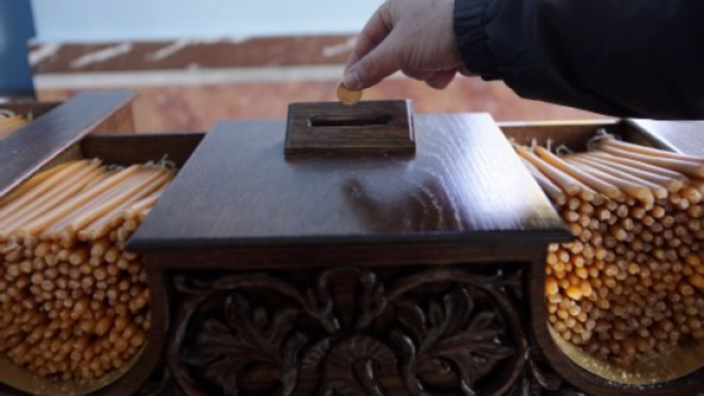 Έκκληση ιερέα: «Δεν έχω να πληρώσω ούτε τη ΔΕΗ – Ψάλτες και νεωκόροι είναι απλήρωτοι από τον Μάρτιο»