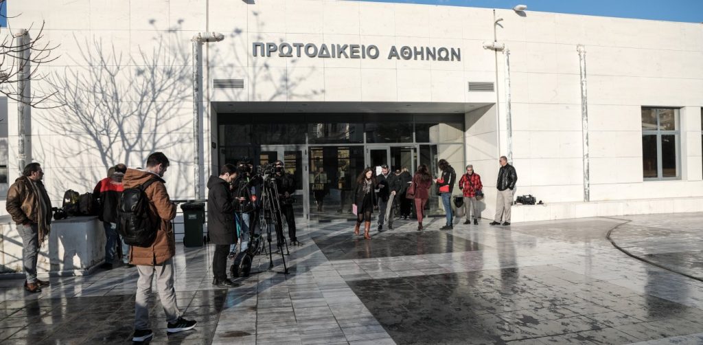 Δίκη Ε.Τοπαλούδη: Καταγγελίες για ακατάλληλες συνθήκες στην αίθουσα ενόψει κορωνοϊού (φώτο)