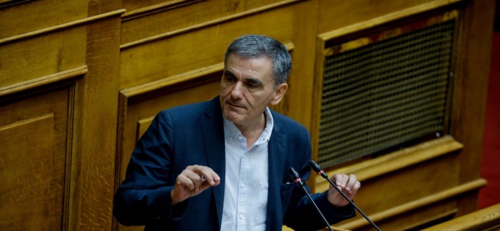 Τσακαλώτος για Σταϊκούρας: «Σε δύο ημέρες προσέθεσε 3,2% στην ύφεση»