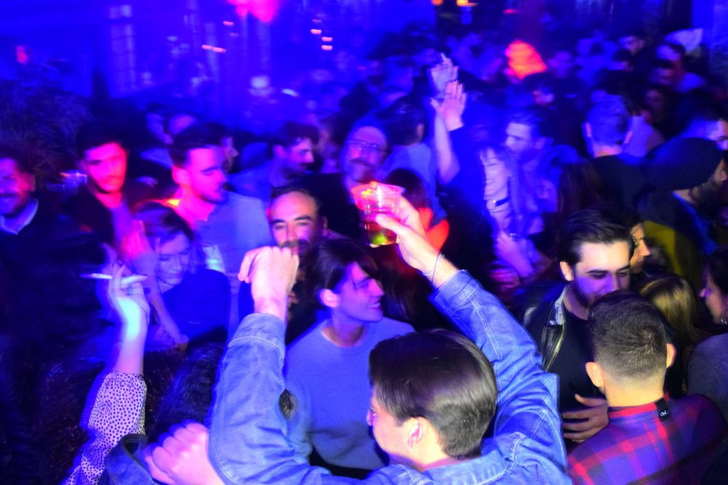 Μαγαζί στον Βόλο έκανε… opening (φώτο)