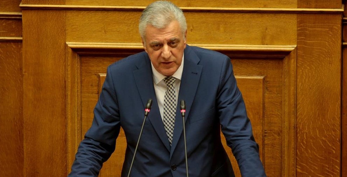 «Στρίμωξε» Κ.Χατζηδάκη και Γ.Αμυρά ο Αντώνης Μυλωνάκης στην Βουλή (βίντεο)