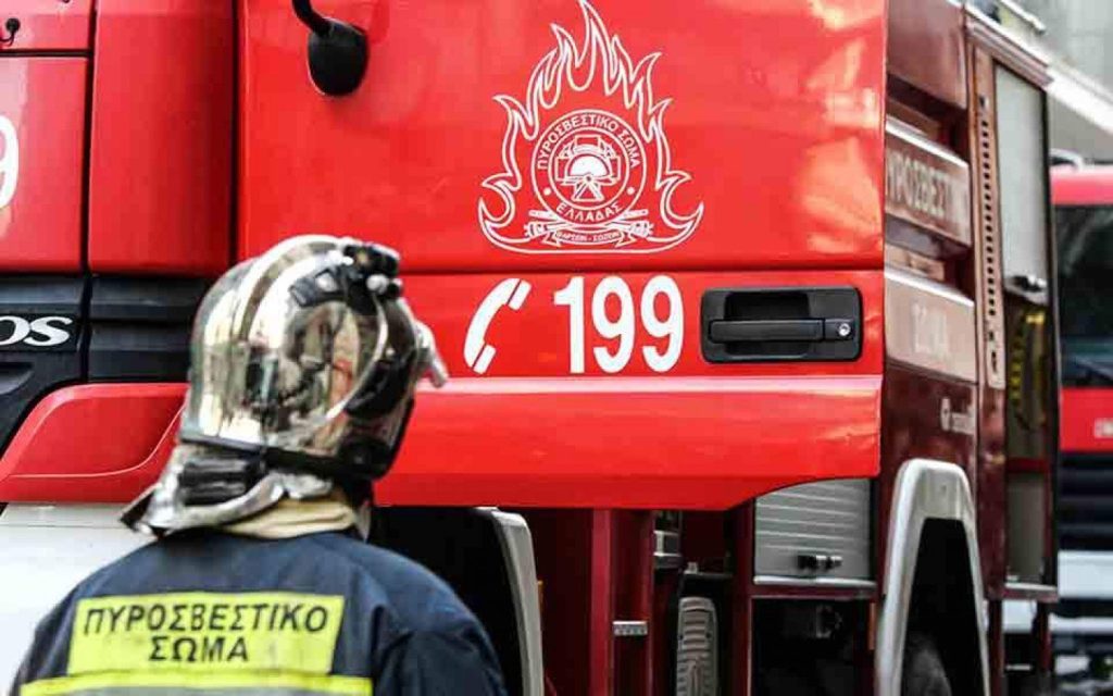 Εθνική Πατρών – Πύργου: Στις φλόγες νταλίκα – Έχει διακοπεί η κυκλοφορία (φώτο – βίντεο)