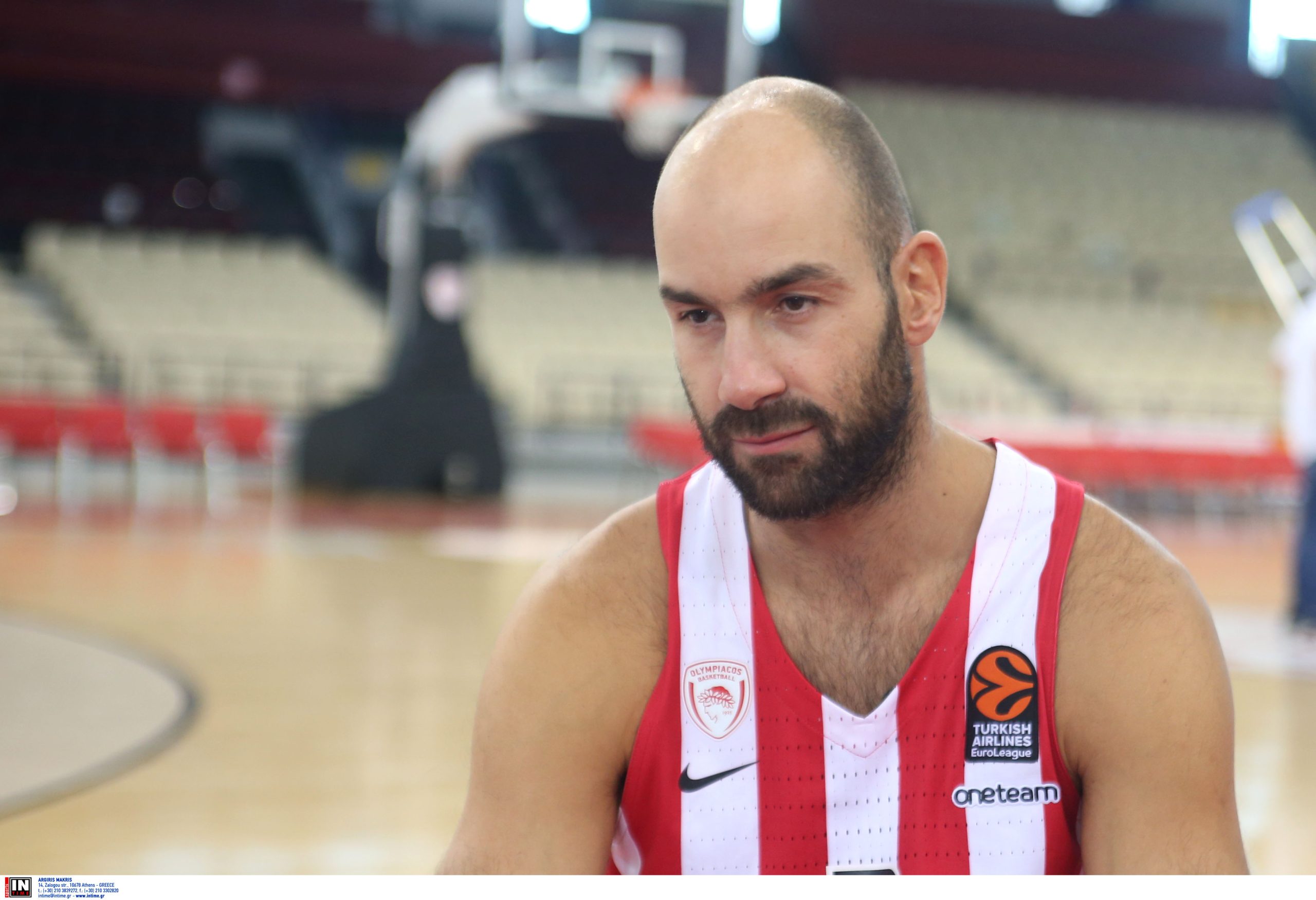 Τρομάξαμε να τον γνωρίσουμε: Ο Βασίλης Σπανούλης άφησε μούσι… μέχρι το πάτωμα (φωτο)