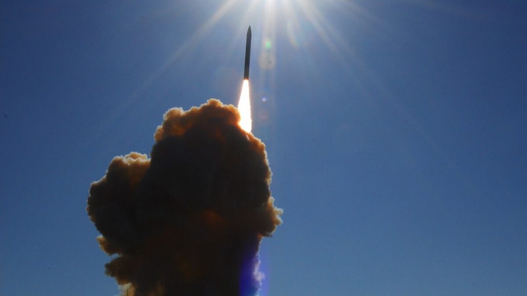 Northrop Grumman και Raytheon  μαζί στον νέο διαγωνισμό για τον αντιβαλλιστικό πύραυλο των ΗΠΑ