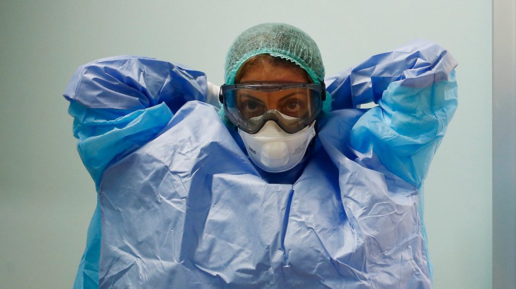 Μαθηματικό μοντέλο δείχνει πότε τελειώνει η πανδημία – Τι αναφέρει για την Ελλάδα