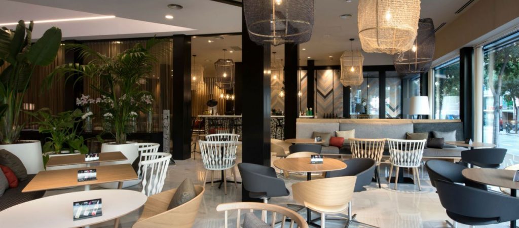 Με ειδική άδεια θα μετακινούνται στα νησιά όσοι πρέπει να ετοιμάσουν τις επιχειρήσεις τους