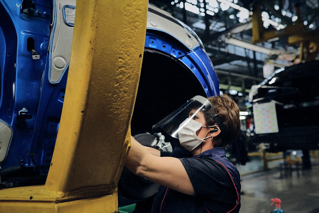 Οι γραμμές παραγωγής της Ford στην Ευρώπη ξεκίνησαν και πάλι τη λειτουργία τους