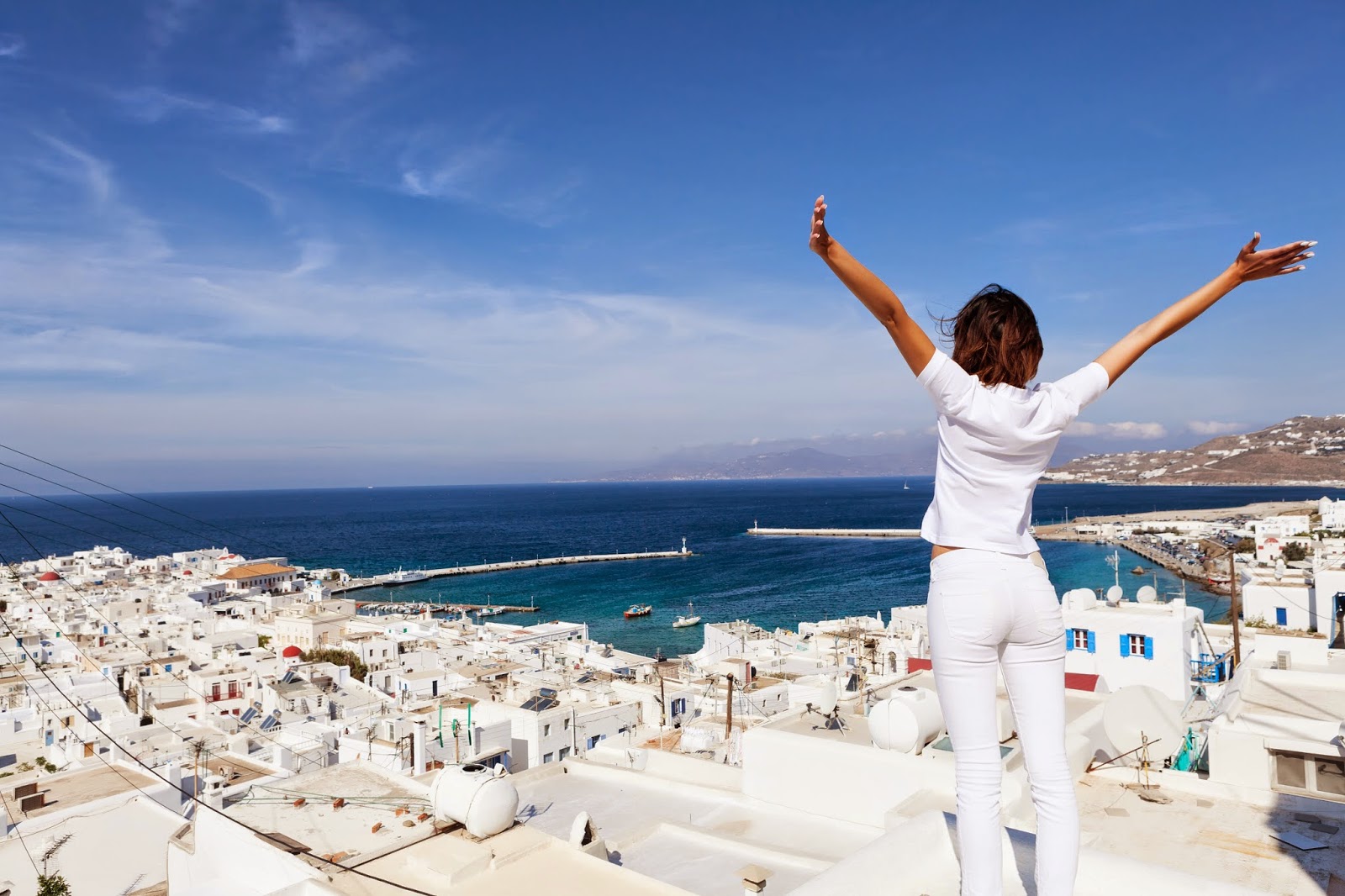 Η Ισπανία «δείχνει» την Ελλάδα ως ιδανικό προορισμό για φέτος το καλοκαίρι