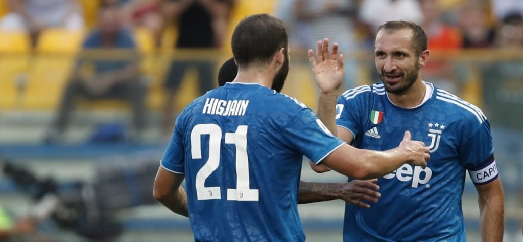 Στο «κρανίο» τα πήραν στην Ιταλία με τον Κιελίνι: «Είναι δειλός και άνανδρος» έγραψε ο Μπαλοτέλι