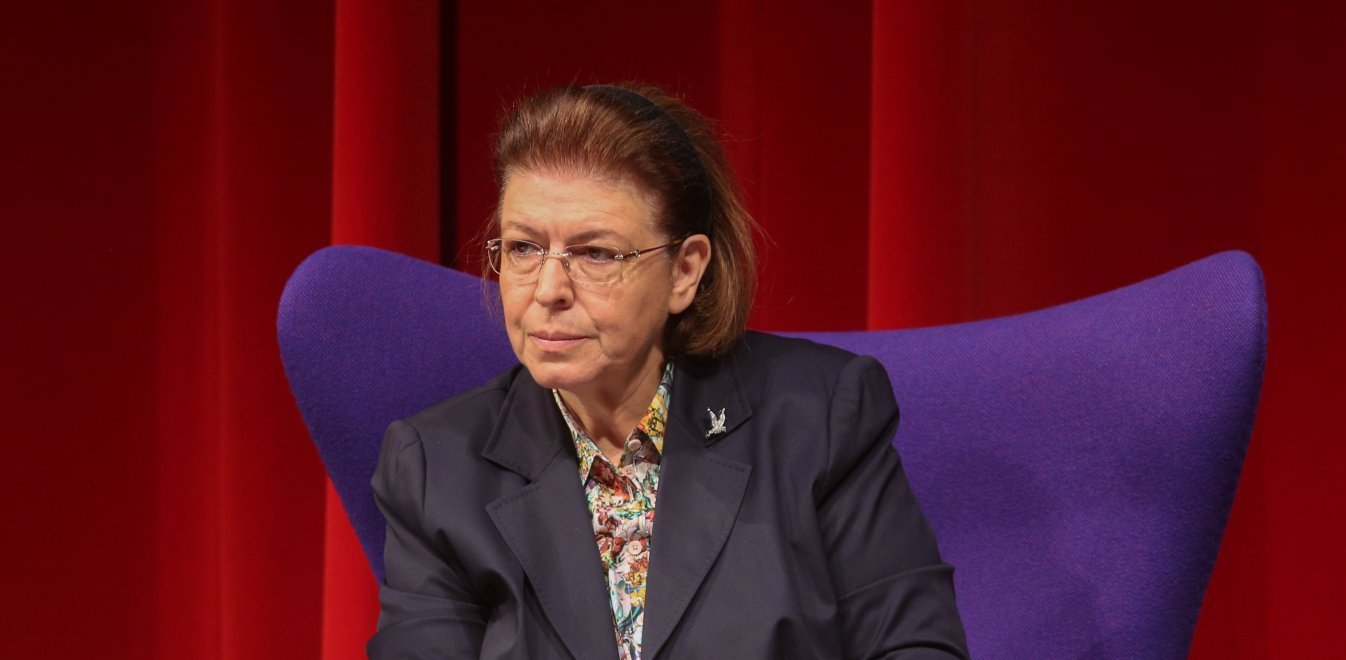 Λ.Μενδώνη: «Η κυβέρνηση δε ξέχασε τους ανθρώπους του πολιτισμού – Θα γίνουν περισσότερες από 200 εκδηλώσεις» (βίντεο)