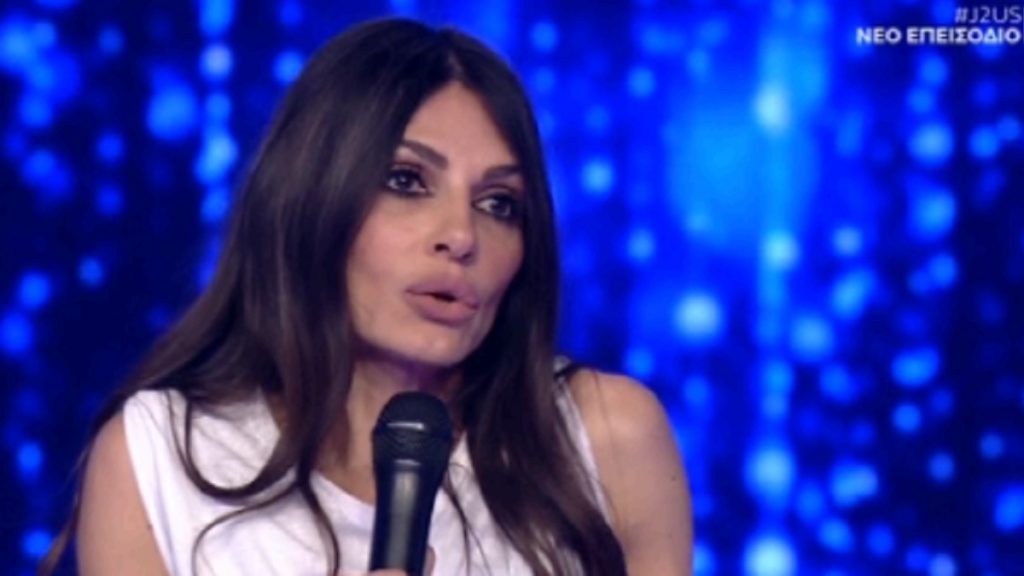 «Χαμός» στο πλατό του J2US με Δέσποινα Βανδή και Άσπα Τσίνα – «Δεν καταλαβαίνω την έκρηξή σου» (βίντεο)