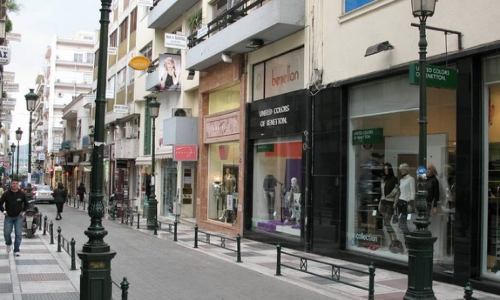 Άρση μέτρων: Ανοίγουν τα εμπορικά καταστήματα – Πως θα γίνονται τα ψώνια από σήμερα (βίντεο)