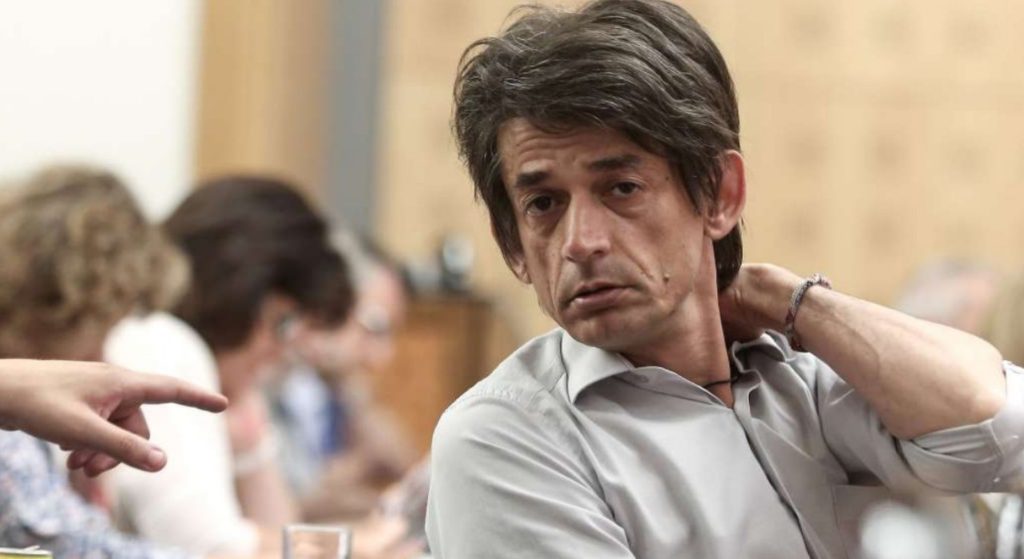 Επίθεση Ν.Καρανίκα σε Α.Σακελλαροπούλου για Marfin: «Όταν ασχολείσαι με τα πίτουρα σε τρώνε οι κότες»