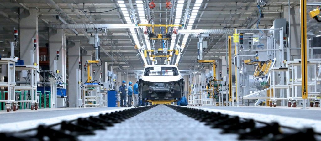 «Βούλιαξε» η βιομηχανική παραγωγή της Ιταλίας – Σημείωσε πτώση κοντά στο 30%