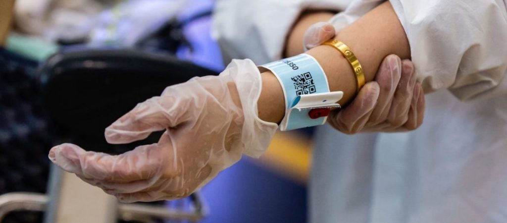 Ιταλία: Βραχιολάκι θα βοηθάει τους πολίτες να τηρούν τα μέτρα κοινωνικής αποστασιοποίησης