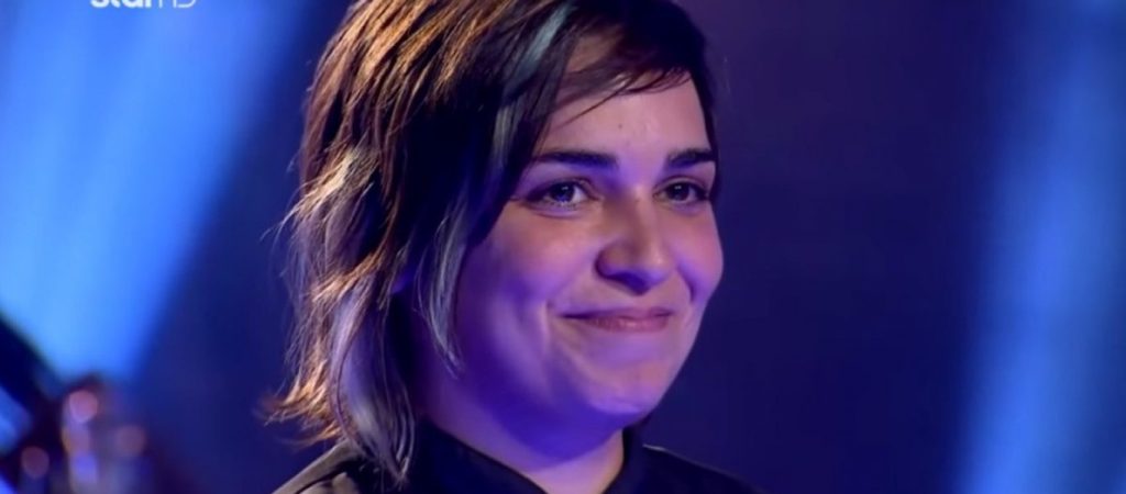 Αποκαλυπτικές φωτογραφία της «βίγκαν» του MasterChef – Τρώει παϊδάκια και ψαράκι