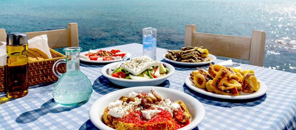 Δρομολογείται μείωση ΦΠΑ στην εστίαση από 24% στο… 13% – Όσα πρέπει να γνωρίζετε