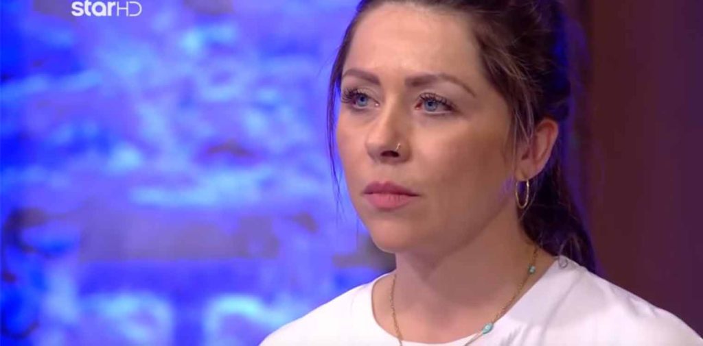 Κομμώτρια του «MasterChef»: «Με παρουσίαζαν ως ως μάγισσα και ως Αντζελίνα Τζολί με πιστόλια» (βίντεο)