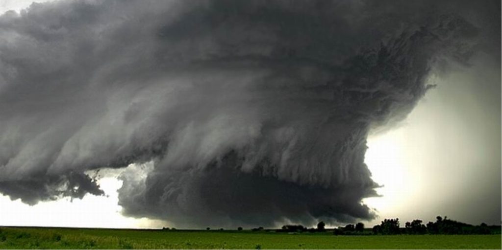 Φιλιππίνες: Ισχυρός τυφώνας άφησε χιλιάδες ανθρώπους στο δρόμο εν μέσω πανδημίας