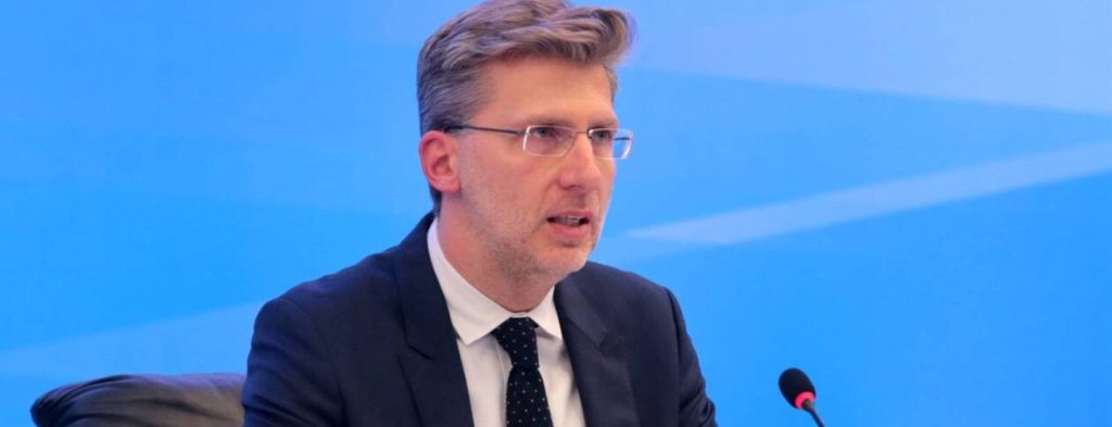 Σκέρτσος: Από τον ΓΑΠ μέχρι τον Μητσοτάκη ένα τσιγάρο δρόμος…