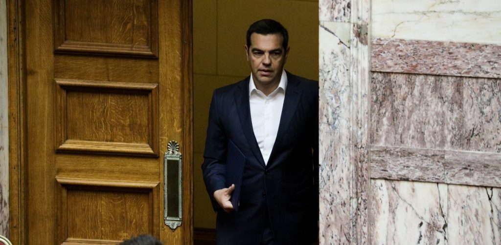 Στο κέντρο της Αθήνας ο Α.Τσίπρας – Συνομίλησε με καταστηματάρχες (φώτο)