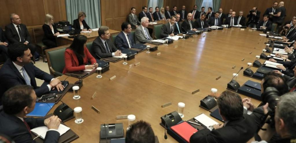 Ανασχηματισμός: Ποιοι φεύγουν, ποιοι έρχονται και ποιοι… μένουν