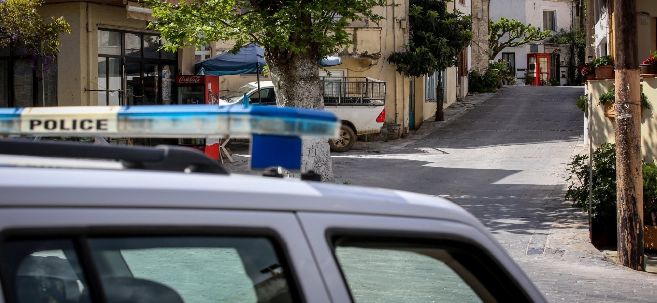 Φονικό στα Ανώγεια: Επιμένει η οικογένεια Ξυλούρη – «Σκύλε, σκότωσες και τον πατέρα σου;»