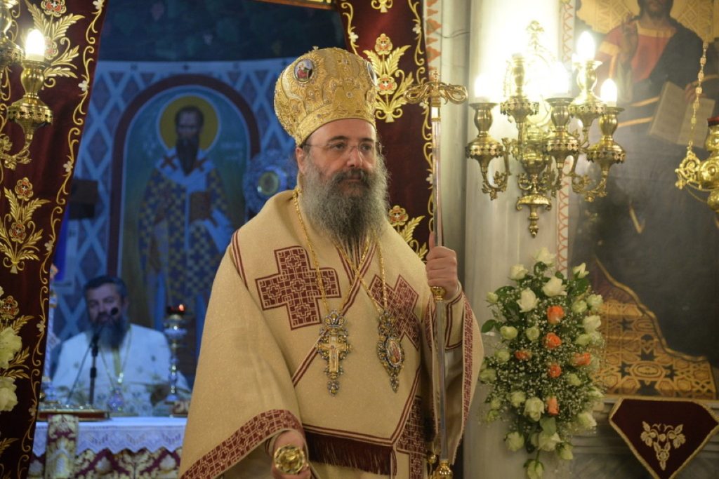 Ο Μητροπολίτης Πατρών «ακούει» Ν.Οικονομόπουλο: Τον συγχαίρει για τις δηλώσεις του για την Θεία Κοινωνία