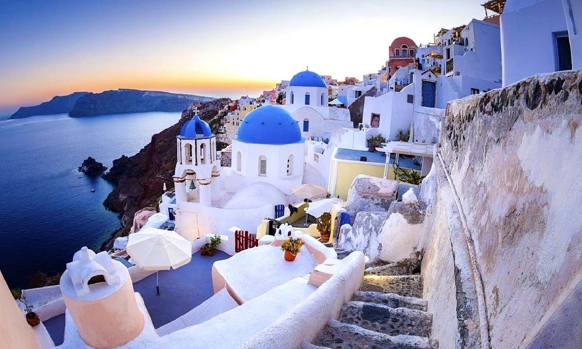 Bloomberg: «Σε πιο ισχυρή θέση η Ελλάδα για τον τουρισμό συγκριτικά με άλλες χώρες της Ευρώπης»