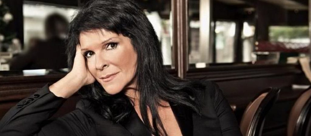 Σοφία Βόσσου: «Δεν φοβάμαι να κοινωνήσω – Είναι ένα μυστήριο και δεν κολλάς» (βίντεο)