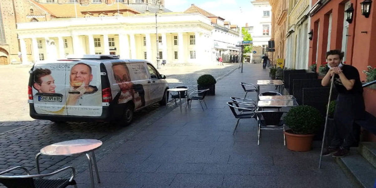 Γερμανία: Δείτε με ποιον τρόπο μια καφετέρια προσπαθεί να αποφύγει τον συνωστισμό (φώτο)