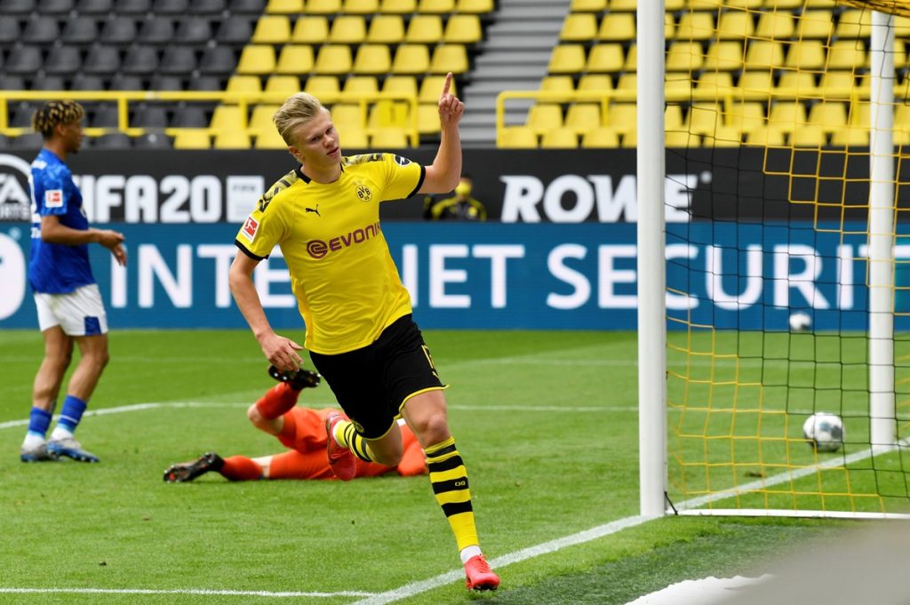 Χαμός στην Bundesliga – Παίκτη της Σάλκε προς τον Χάαλαντ: «Πήγαινε να γα….ς τη γιαγιά σου» (βίντεο)