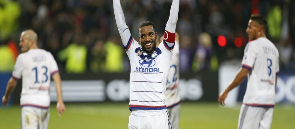 Δεν «βάζει μυαλό» ο Αλεξάντρ Λακαζέτ – Έκανε πάλι χρήση αερίου γέλιου (βίντεο)