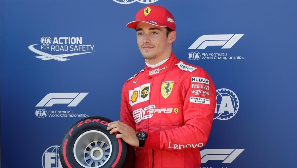 Σαρλ Λεκλέρκ: Εκείνος «έλιωνε» στο Twitch και η σύντροφός του πλήρωσε συνδρομή για να της ανοίξει την… πόρτα (βίντεο)