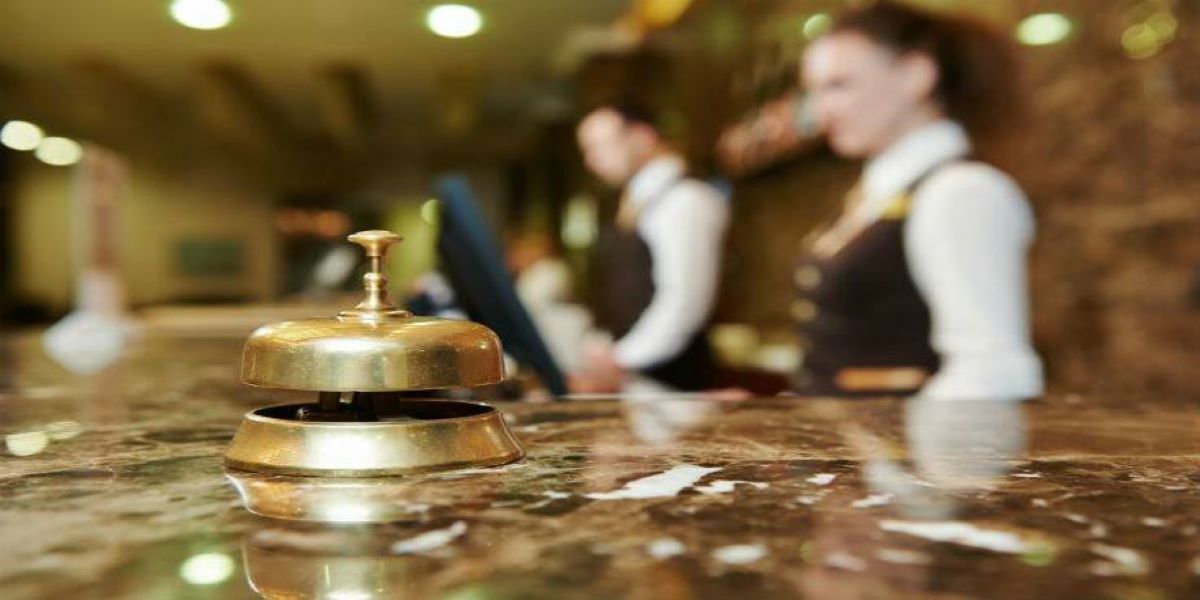 Μεγάλες οι αλλαγές στα ξενοδοχεία: «Τέλος» στο παραδοσιακό Check In – Έρχονται διαχωριστικά και απολυμάνσεις