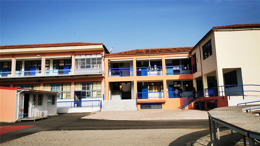 Επέστρεψαν στις τάξεις οι μαθητές του Γυμνασίου – «Εξοπλισμένοι» με μάσκες και αντισηπτικά (φωτο)