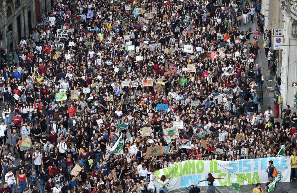 Ανγκόλα: Στρατιώτης άνοιξε πυρ σε έφηβο που συμμετείχε σε διαδήλωση και δεν φορούσε μάσκα