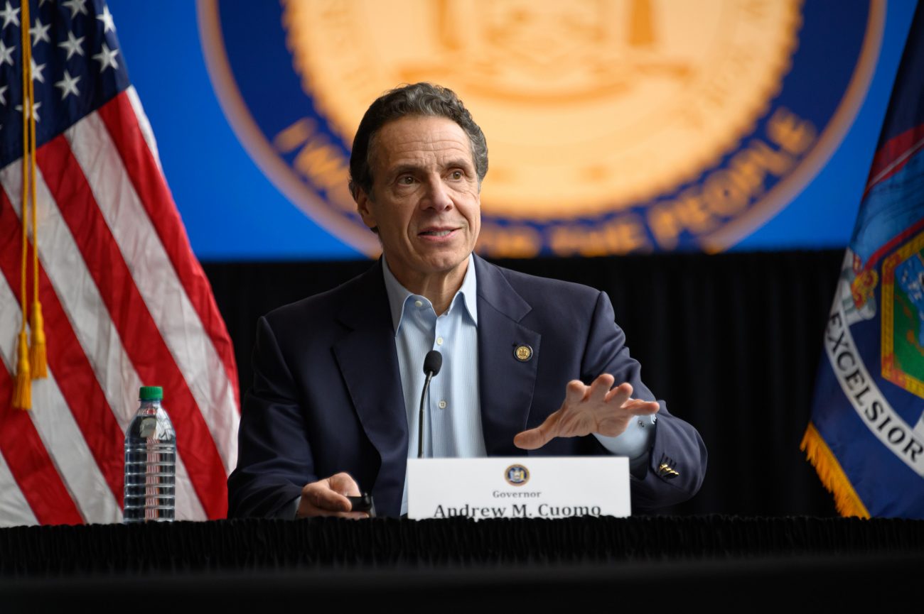ΗΠΑ: Ο κυβερνήτης της Νέας Υόρκης υποβλήθηκε σε τεστ για τον κορωνοϊό σε απευθείας τηλεοπτική μετάδοση (βίντεο)