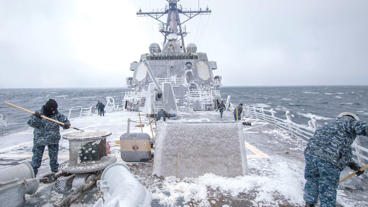 Το Ναυτικό των ΗΠΑ κάνει ασκήσεις στην Αρκτική για πρώτη φορά μετά τον Ψυχρό Πόλεμο