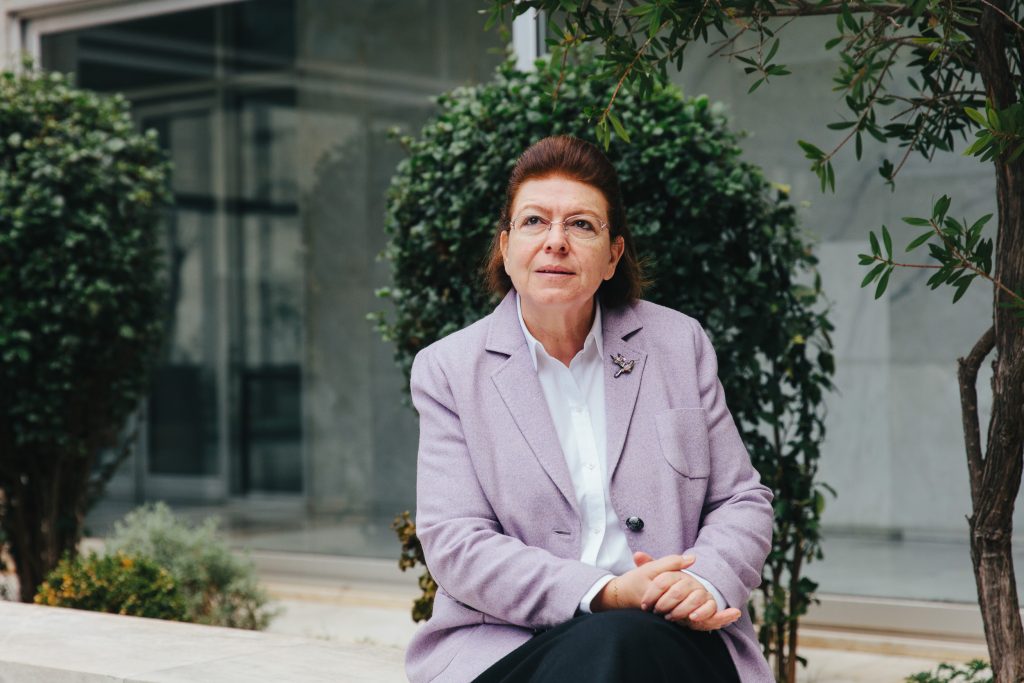 Λ. Μενδώνη: «Μετά από 60 μέρες σιωπής ανοίγουν οι αρχαιολογικοί χώροι – Μια από τις πιο ασφαλές χώρες η Ελλάδα»