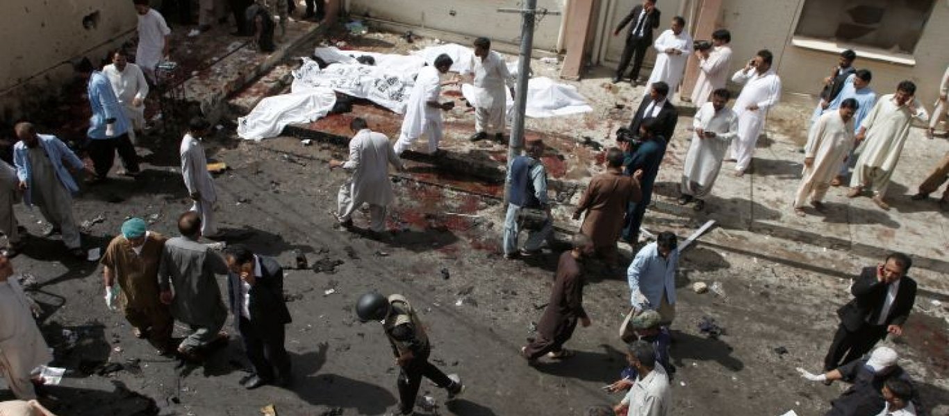Πακιστάν: Έξι παραστρατιωτικοί νεκροί από έκρηξη βόμβας
