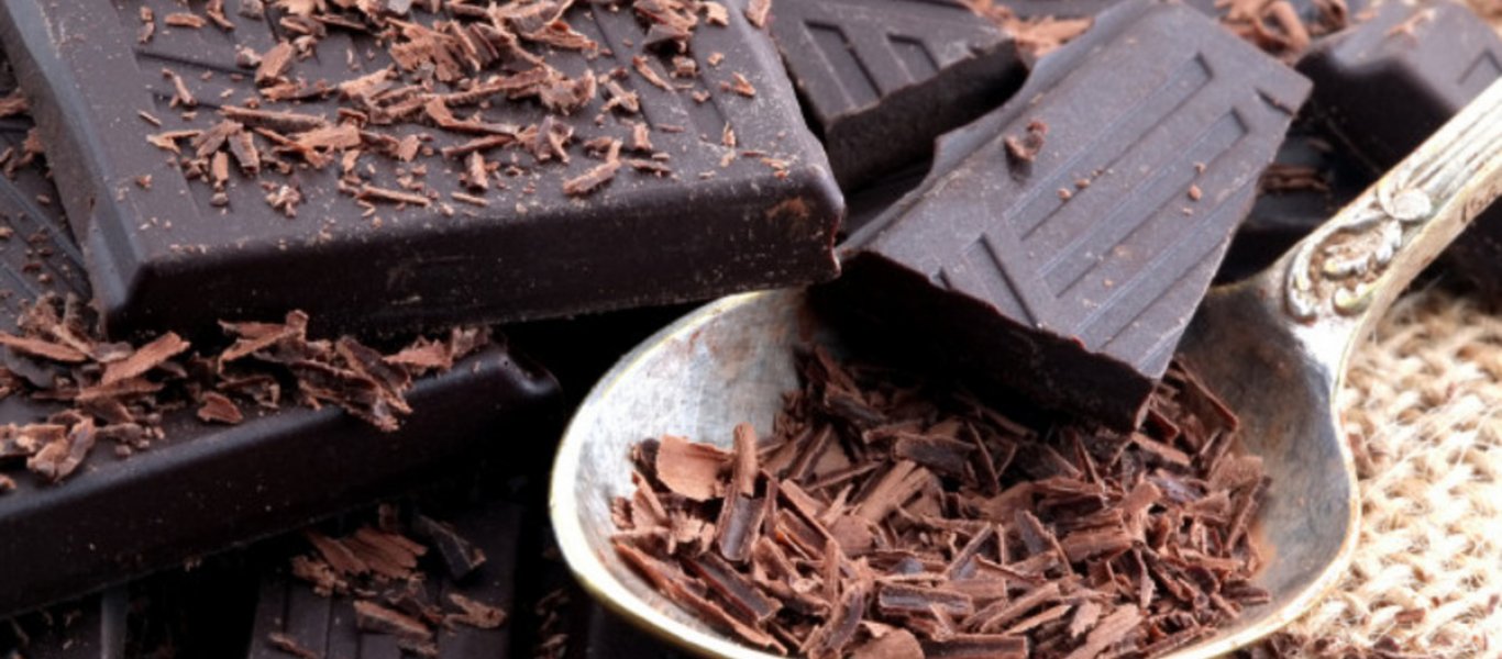 Να γιατί πρέπει να τρώτε καθημερινά λίγη μαύρη σοκολάτα